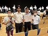 友人先輩と記念写真